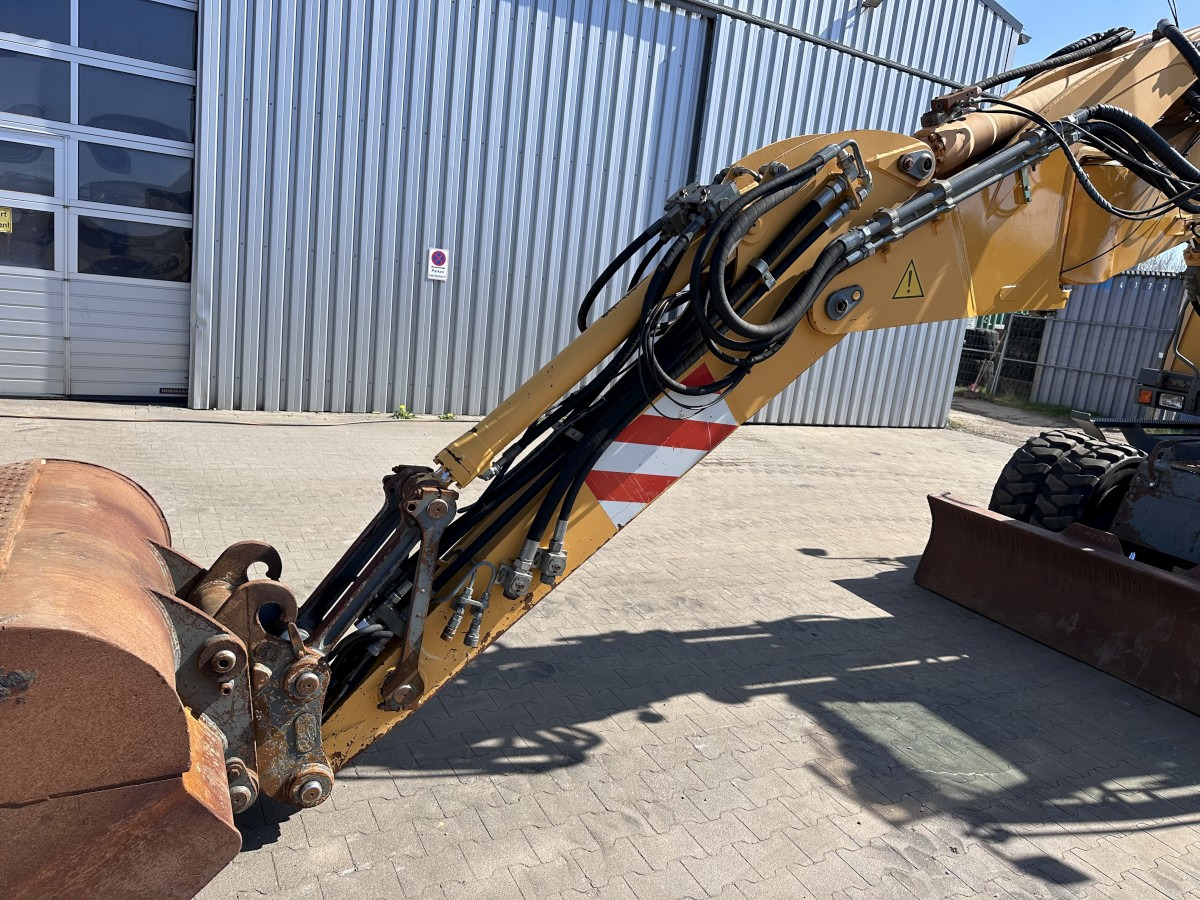 Escavadeira de rodas LIEBHERR A 314 All hydr. lines SW 33- 30 Km/h: foto 37
