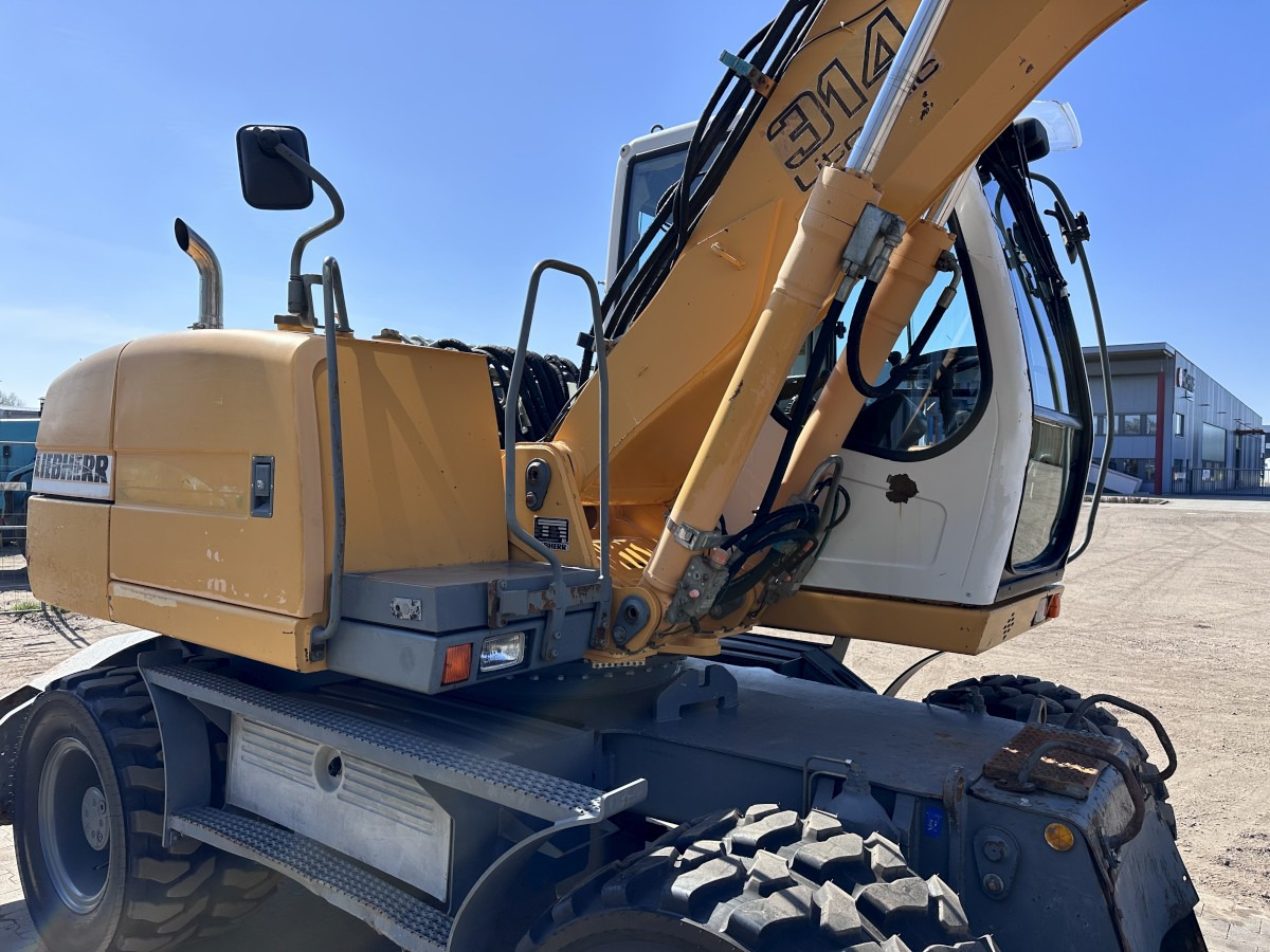 Escavadeira de rodas LIEBHERR A 314 All hydr. lines SW 33- 30 Km/h: foto 19