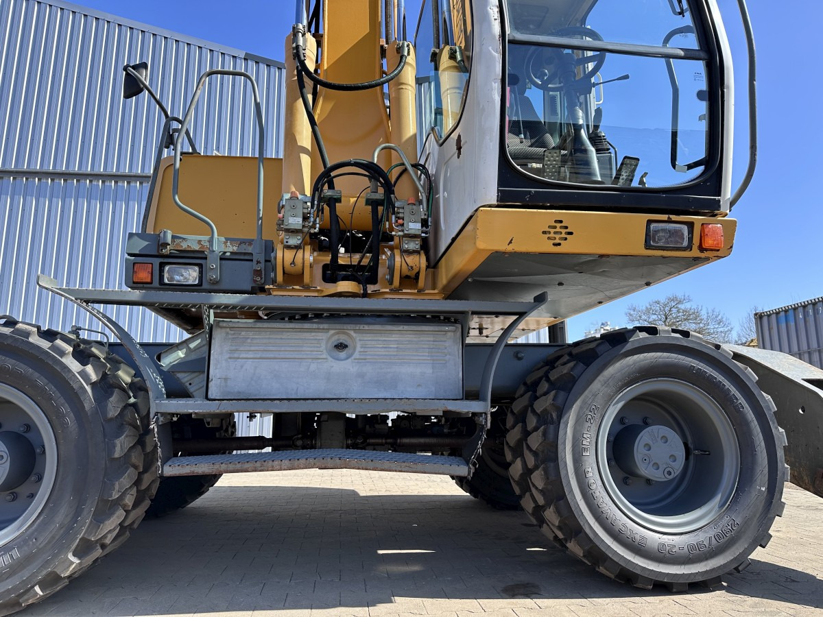 Escavadeira de rodas LIEBHERR A 314 All hydr. lines SW 33- 30 Km/h: foto 45