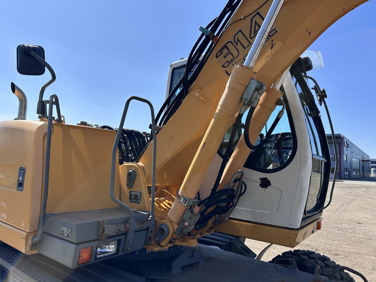 Escavadeira de rodas LIEBHERR A 314 All hydr. lines SW 33- 30 Km/h: foto 34