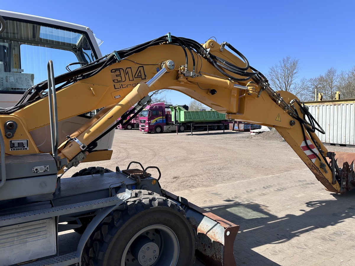 Escavadeira de rodas LIEBHERR A 314 All hydr. lines SW 33- 30 Km/h: foto 40
