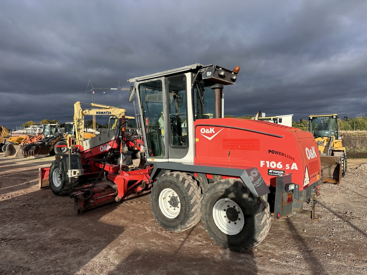 NEW HOLLAND F 106.5 - 6x6 Laser Topcon- Klima Cummins 6 Zyl. - Motoniveladora: foto 5 NEW HOLLAND F 106.5 - 6x6 Laser Topcon- Klima Cummins 6 Zyl. - Motoniveladora: foto 5