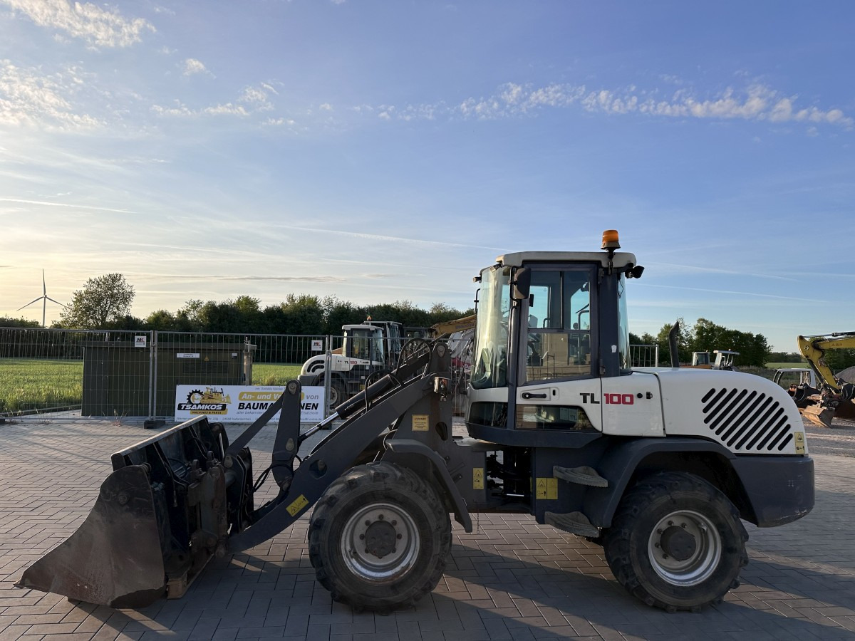 TEREX TL 100 - 30 Km/h Schaufel + Palettengabel Top ! - Pá carregadora de rodas: foto 1 TEREX TL 100 - 30 Km/h Schaufel + Palettengabel Top ! - Pá carregadora de rodas: foto 1
