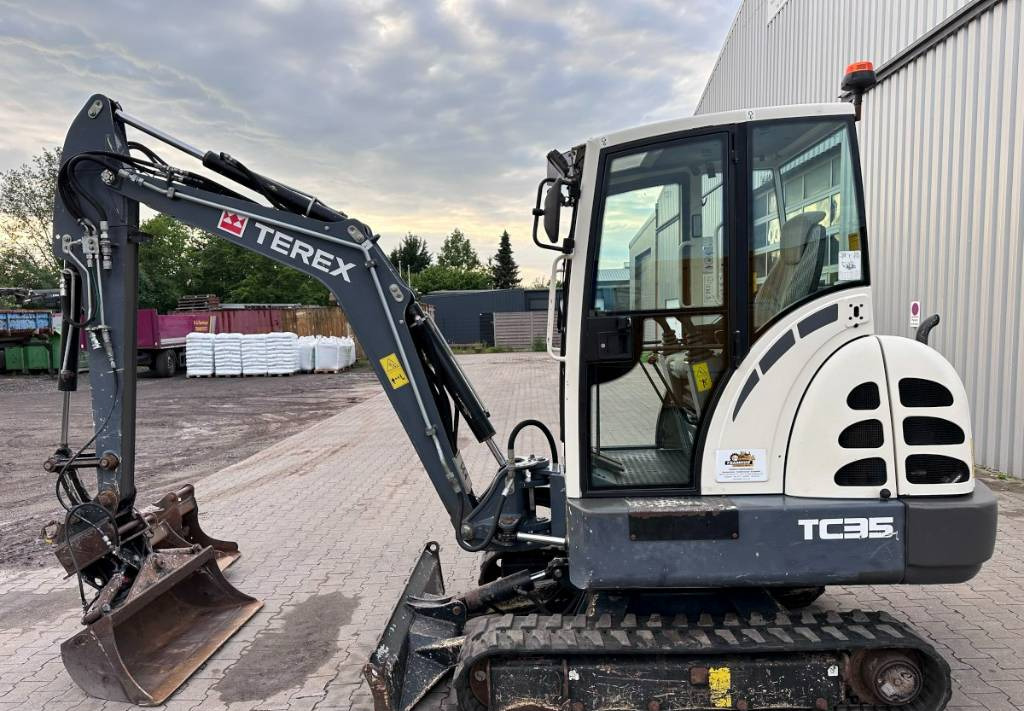 Terex TC 35 mit 3 Löffel - Mini escavadeira: foto 1 Terex TC 35 mit 3 Löffel - Mini escavadeira: foto 1