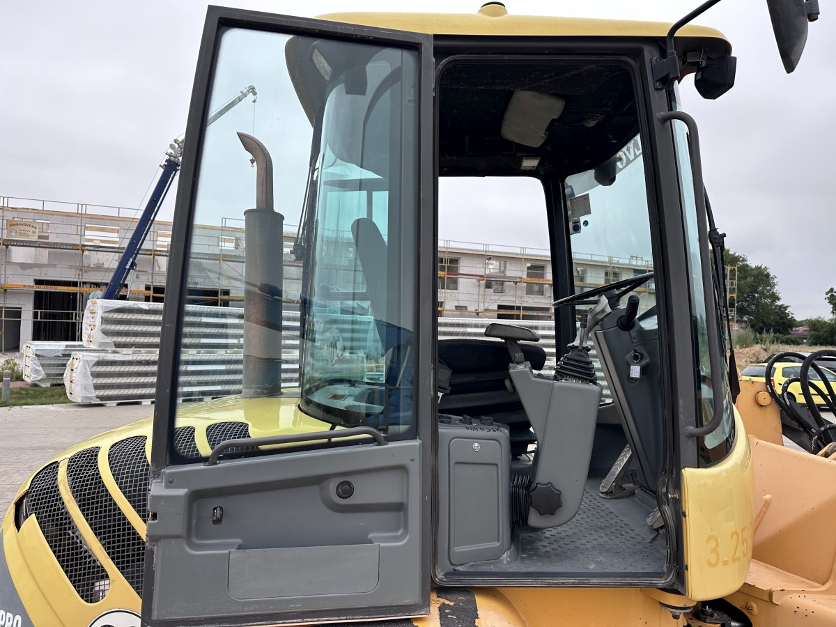 Leasing de VOLVO L 30 B PRO 3er Kreis Klappschaufel+Palettengabel VOLVO L 30 B PRO 3er Kreis Klappschaufel+Palettengabel: foto 11