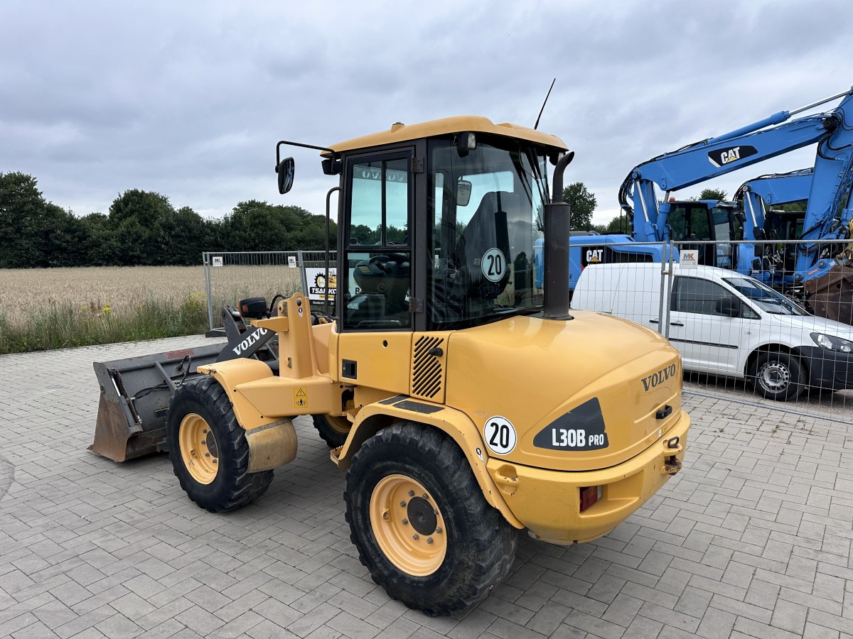 VOLVO L 30 B PRO 3er Kreis Klappschaufel+Palettengabel - Pá carregadora de rodas: foto 5 VOLVO L 30 B PRO 3er Kreis Klappschaufel+Palettengabel - Pá carregadora de rodas: foto 5