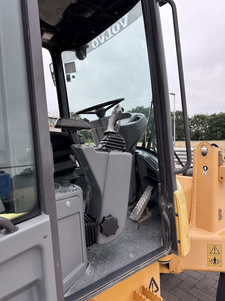 Leasing de VOLVO L 30 B PRO 3er Kreis Klappschaufel+Palettengabel VOLVO L 30 B PRO 3er Kreis Klappschaufel+Palettengabel: foto 12