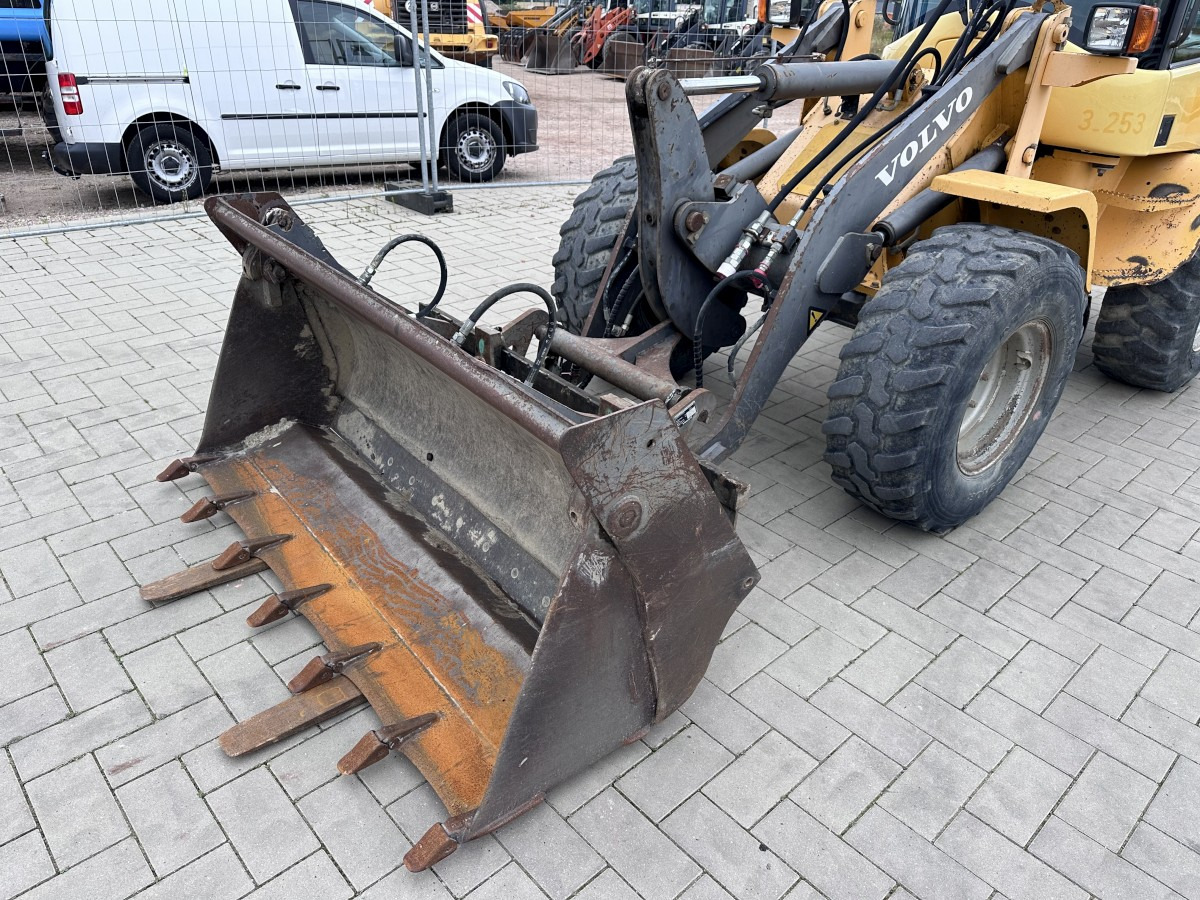 Leasing de VOLVO L 30 B PRO 3er Kreis Klappschaufel+Palettengabel VOLVO L 30 B PRO 3er Kreis Klappschaufel+Palettengabel: foto 15