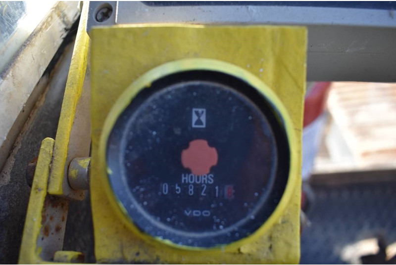 Guindaste sobre esteiras Hitachi KH 230-3: foto 12