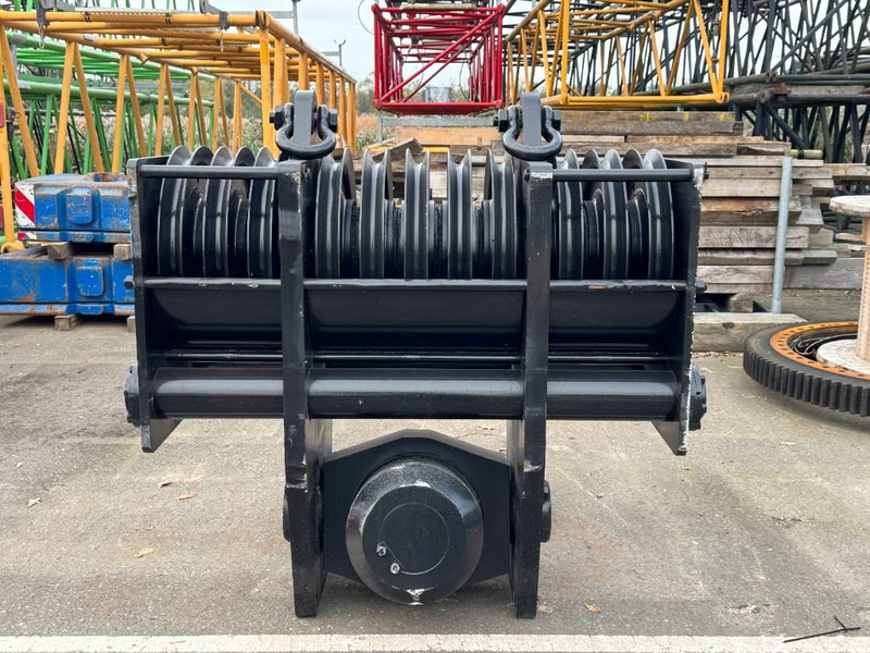 Kobelco CKE 2500 - Grua para camião por Máquina de construção: foto 3 Kobelco CKE 2500 - Grua para camião por Máquina de construção: foto 3