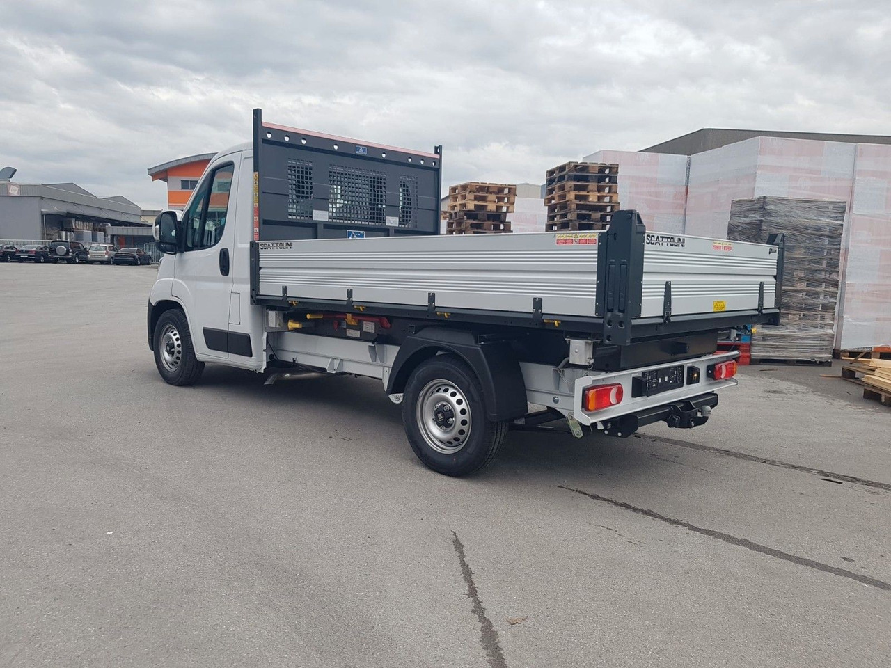 Fiat Ducato 35H L2H1 EKA 3-Seiten-Kipper 180 PS AHK - Carrinha basculante: foto 5 Fiat Ducato 35H L2H1 EKA 3-Seiten-Kipper 180 PS AHK - Carrinha basculante: foto 5