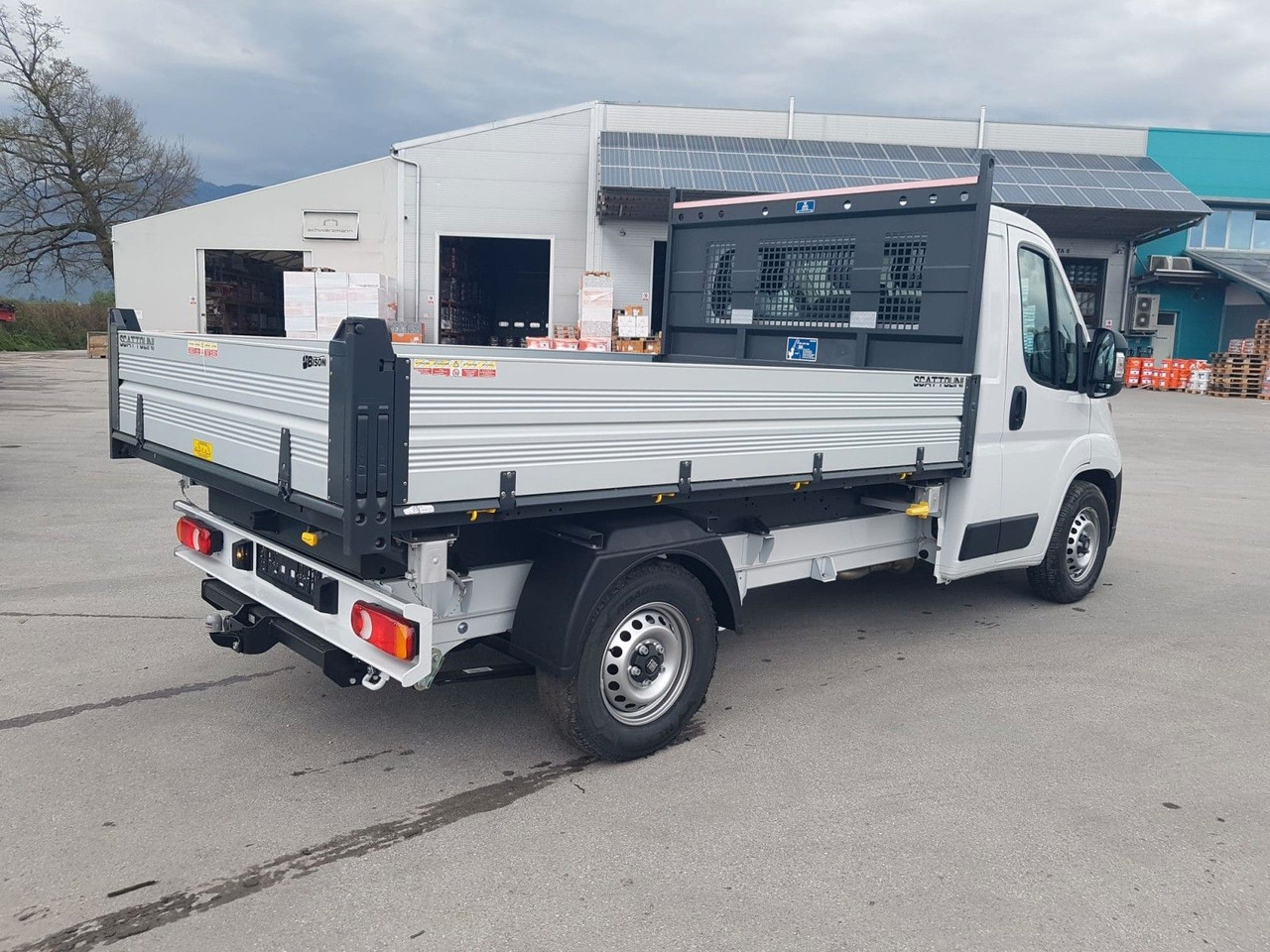 Fiat Ducato 35H L2H1 EKA 3-Seiten-Kipper 180 PS AHK - Carrinha basculante: foto 4 Fiat Ducato 35H L2H1 EKA 3-Seiten-Kipper 180 PS AHK - Carrinha basculante: foto 4