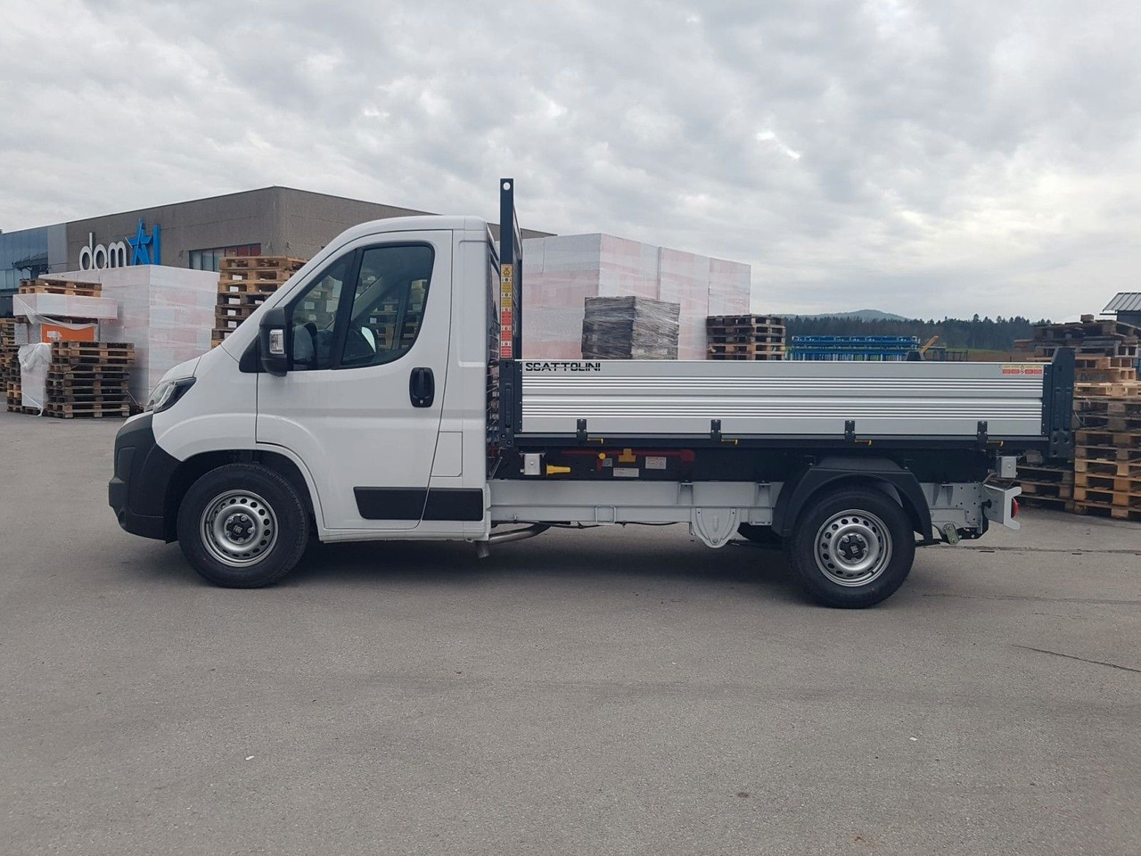 Fiat Ducato 35H L2H1 EKA 3-Seiten-Kipper 180 PS AHK - Carrinha basculante: foto 3 Fiat Ducato 35H L2H1 EKA 3-Seiten-Kipper 180 PS AHK - Carrinha basculante: foto 3