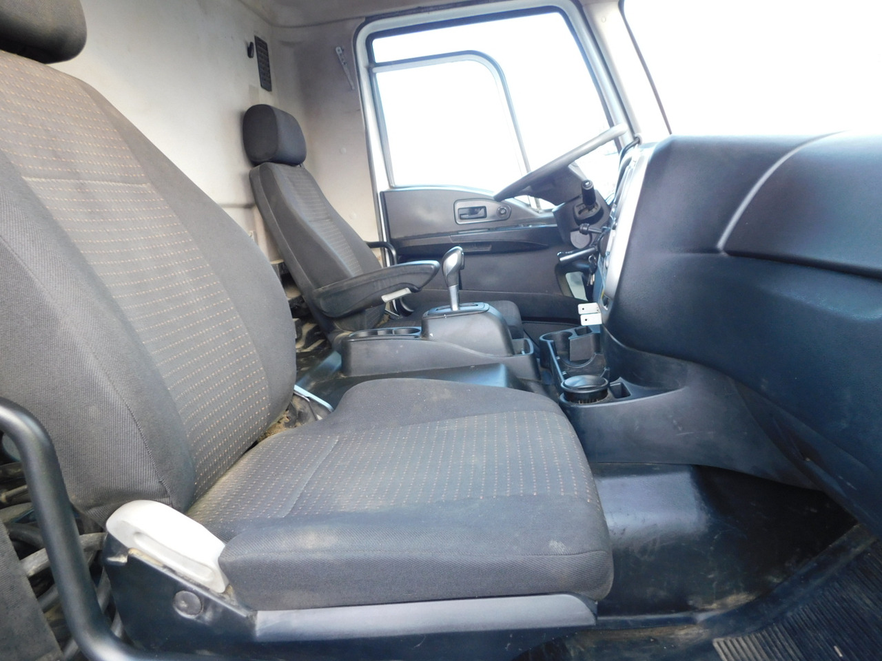 Ford 4142d 8x4 dcab e6 12tx2210 - Camião basculante: foto 5 Ford 4142d 8x4 dcab e6 12tx2210 - Camião basculante: foto 5