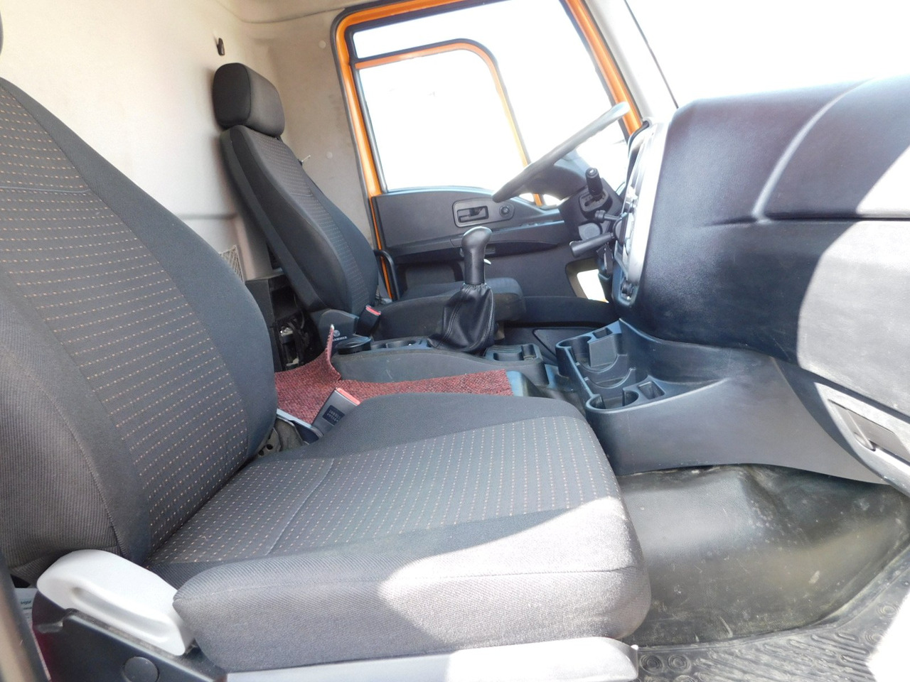 Ford 4142d 8x4 dcab e6 16s2230 - Camião basculante: foto 5 Ford 4142d 8x4 dcab e6 16s2230 - Camião basculante: foto 5