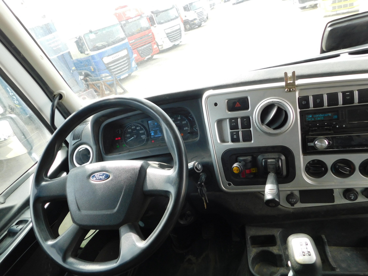 Ford 4142d 8x4 dcab e6 16s2230 - Camião basculante: foto 5 Ford 4142d 8x4 dcab e6 16s2230 - Camião basculante: foto 5