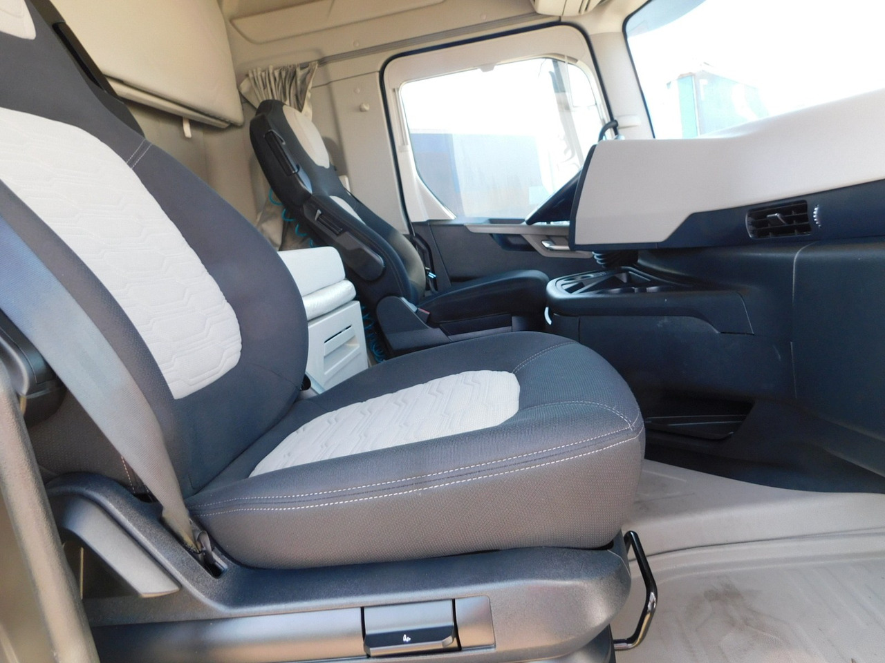 Ford F max 4x2 scab e6 12tx2620 ecotorq - Tractor: foto 5 Ford F max 4x2 scab e6 12tx2620 ecotorq - Tractor: foto 5