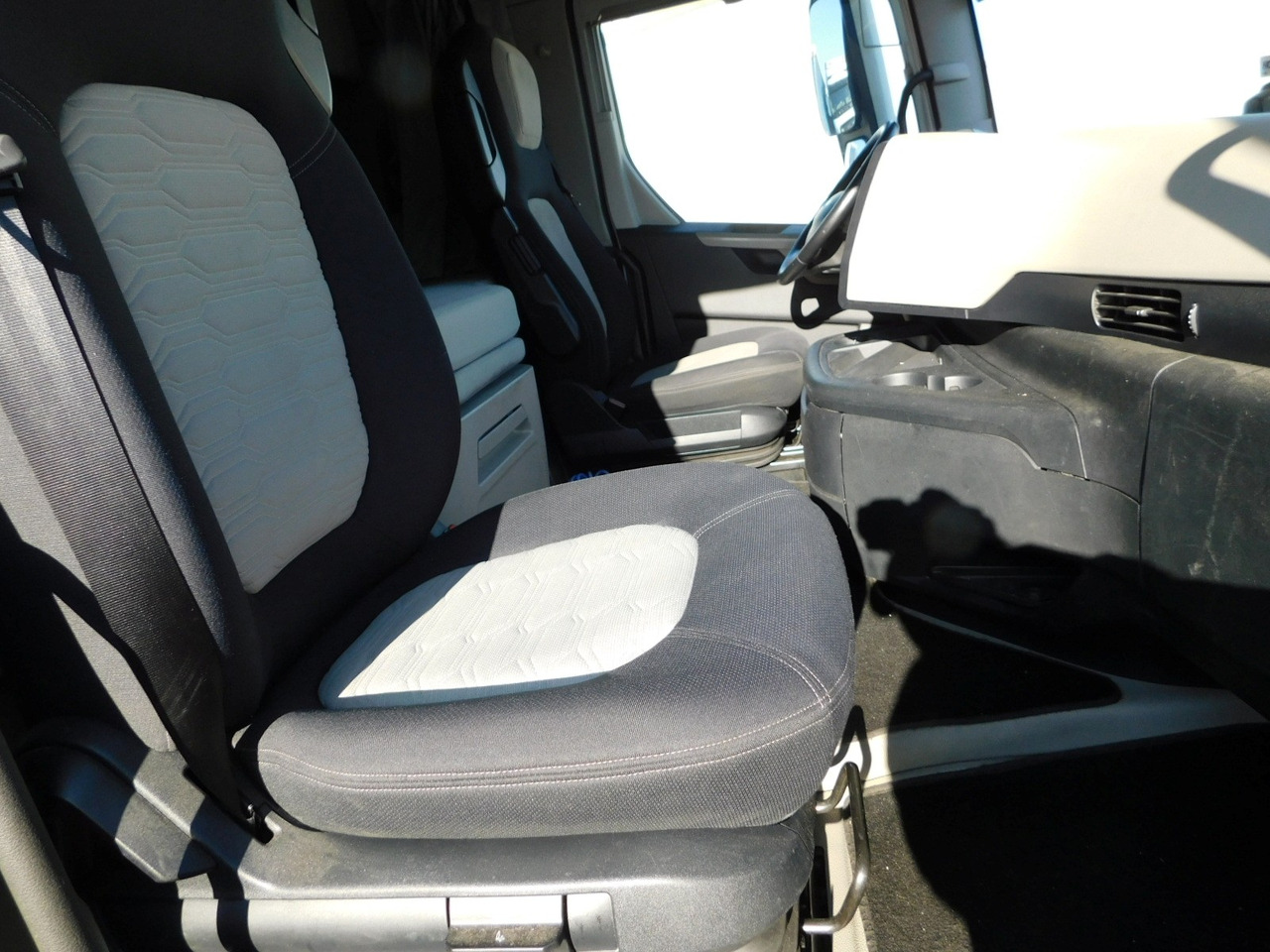 Ford F max ll 4x2 scab e6 12tx2620 - Tractor: foto 5 Ford F max ll 4x2 scab e6 12tx2620 - Tractor: foto 5