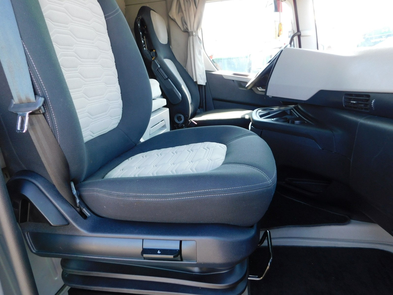 Ford F max ll 4x2 scab e6 12tx2620 - Tractor: foto 5 Ford F max ll 4x2 scab e6 12tx2620 - Tractor: foto 5