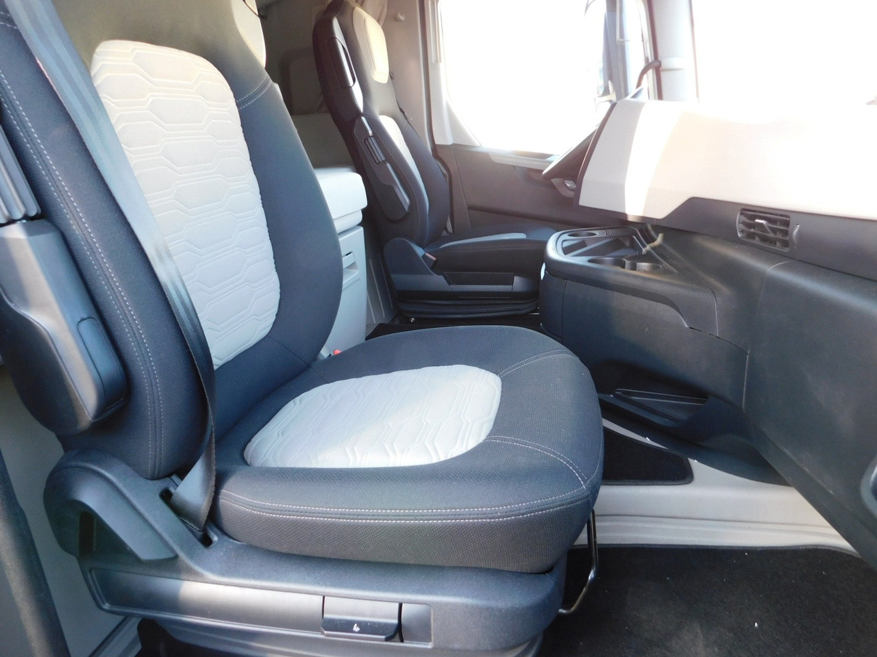Ford F max ll 4x2 scab e6 eco 16spdamt ecotorq - Tractor: foto 5 Ford F max ll 4x2 scab e6 eco 16spdamt ecotorq - Tractor: foto 5