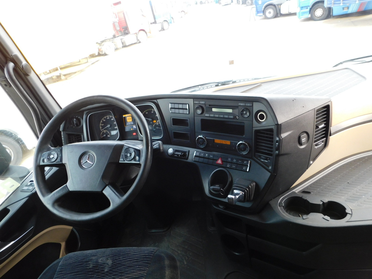 Fotografia de interior 1: Tractor Mercedes Actros