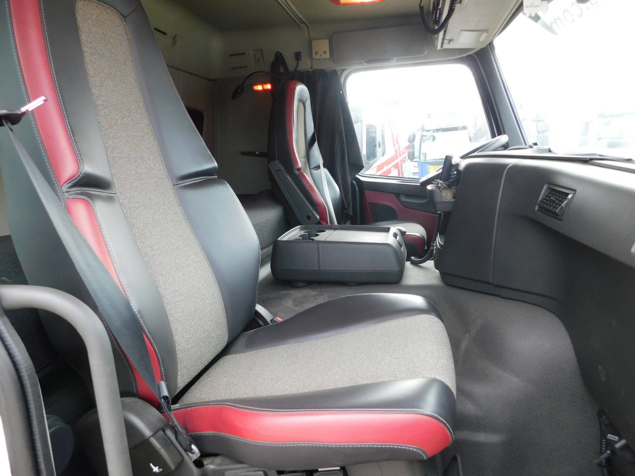 Volvo Fmx 460 - Camião basculante: foto 5 Volvo Fmx 460 - Camião basculante: foto 5