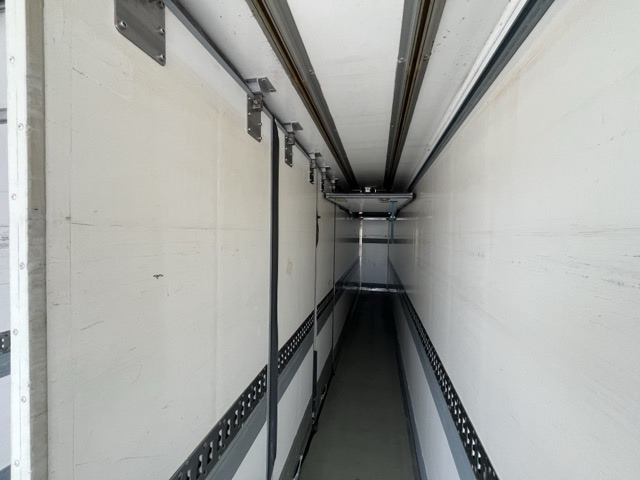 MAN TGS 26.460 6x2-4 Euro6 Klima Navi Luftfeder - Camião frigorífico: foto 2 MAN TGS 26.460 6x2-4 Euro6 Klima Navi Luftfeder - Camião frigorífico: foto 2