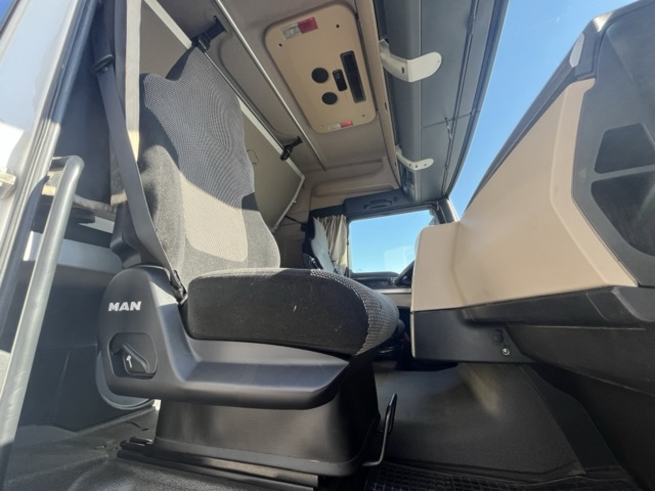 MAN TGX 18.460 4x2 BLS mit Kipphydraulik Euro6 Klima - Tractor: foto 2 MAN TGX 18.460 4x2 BLS mit Kipphydraulik Euro6 Klima - Tractor: foto 2