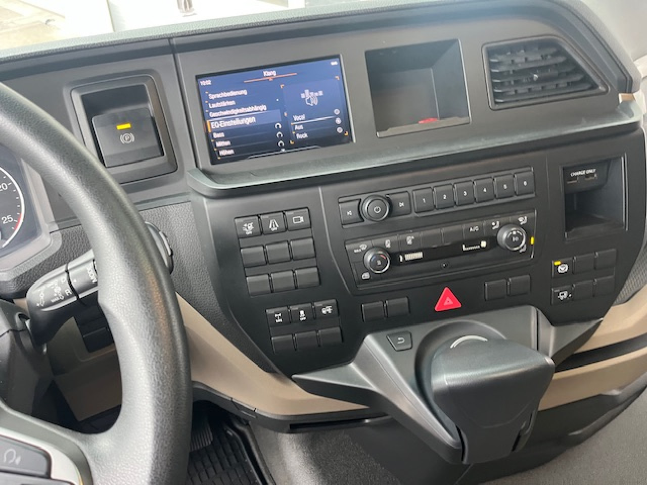 MAN TGX 18.470 4x2 BLS Euro6 Retarder Klima Luftfeder - Tractor: foto 4 MAN TGX 18.470 4x2 BLS Euro6 Retarder Klima Luftfeder - Tractor: foto 4