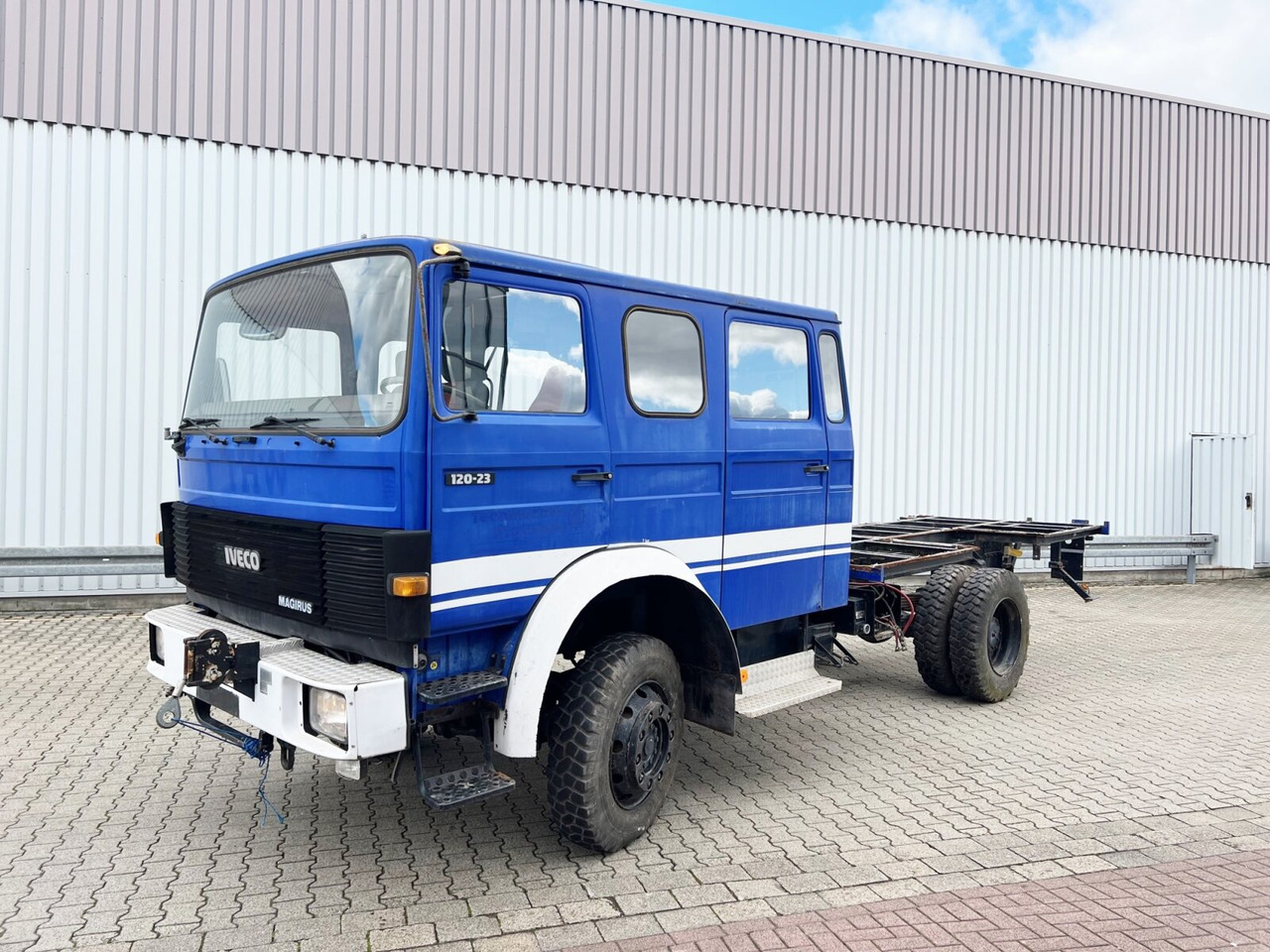 120-23 AW 4x4 Doka 120-23 AW 4x4 Doka, V8-Motor, Seilwinde - Camião chassi: foto 1 120-23 AW 4x4 Doka 120-23 AW 4x4 Doka, V8-Motor, Seilwinde - Camião chassi: foto 1