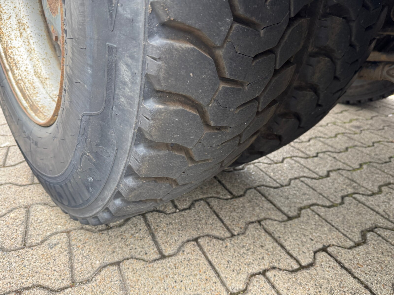 AD260T41 6x4 AD260T41 6x4, EEV - Camião chassi: foto 3 AD260T41 6x4 AD260T41 6x4, EEV - Camião chassi: foto 3