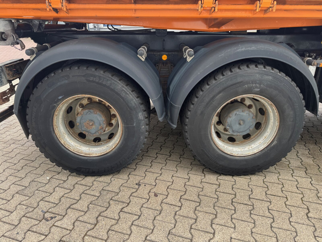 AD260T41 6x4 AD260T41 6x4, EEV - Camião chassi: foto 4 AD260T41 6x4 AD260T41 6x4, EEV - Camião chassi: foto 4