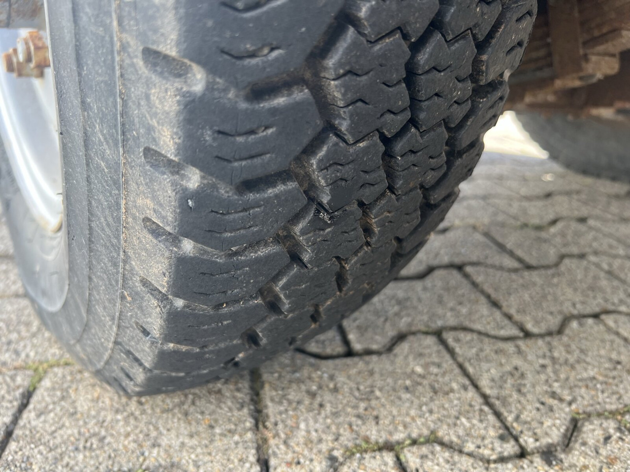 Andere HY 1251 / 4x4 Bokimobil, Winterdienst, Kehr/Saugmaschine KIEFER HY 1251 / 4x4 Bokimobil, Winterdienst - Trator municipal: foto 2 Andere HY 1251 / 4x4 Bokimobil, Winterdienst, Kehr/Saugmaschine KIEFER HY 1251 / 4x4 Bokimobil, Winterdienst - Trator municipal: foto 2