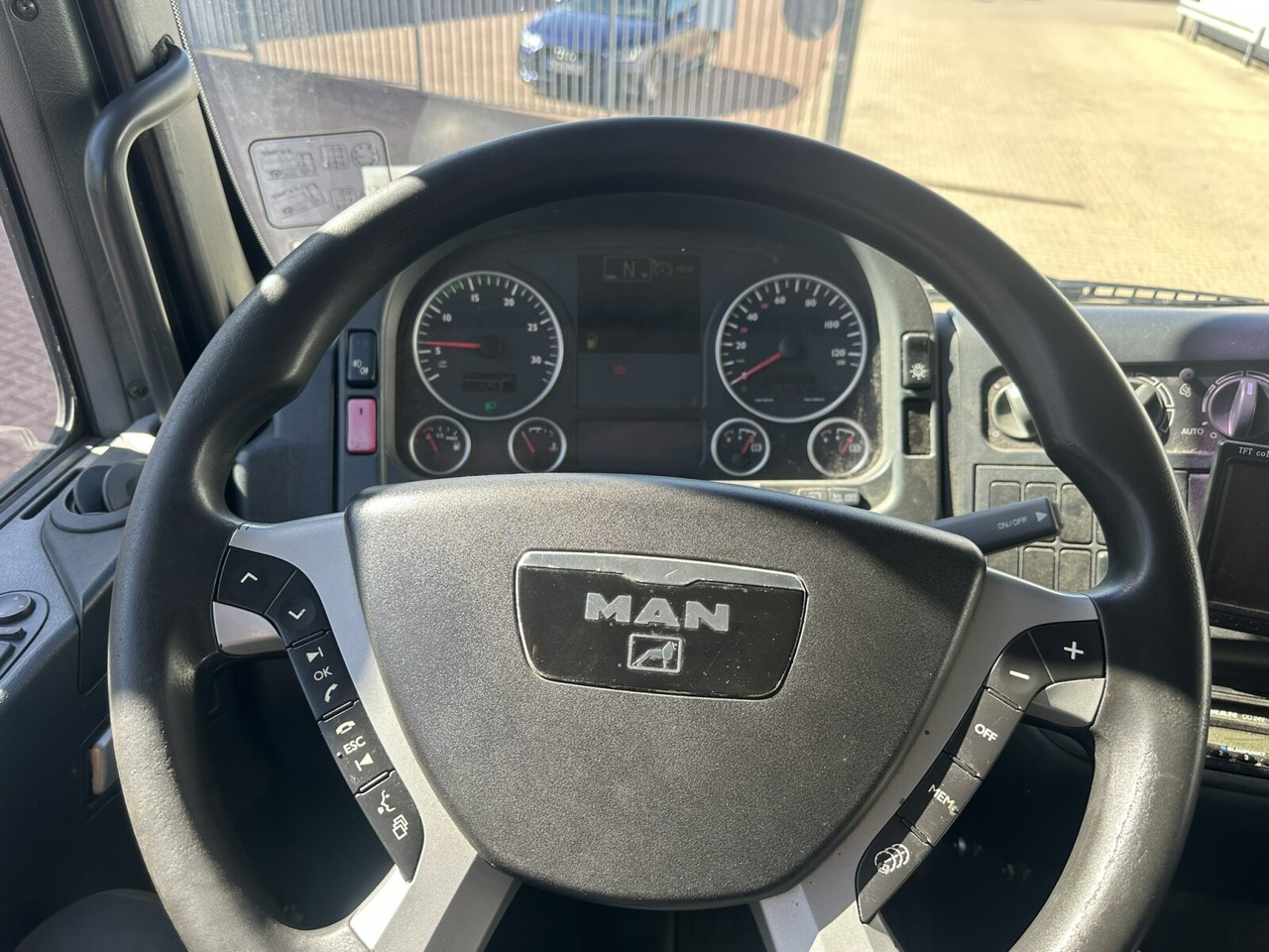 MAN TGA 18.360 LL 4x2 TGA 18.360 LL 4x2, Fahrschule - Camião: foto 5 MAN TGA 18.360 LL 4x2 TGA 18.360 LL 4x2, Fahrschule - Camião: foto 5
