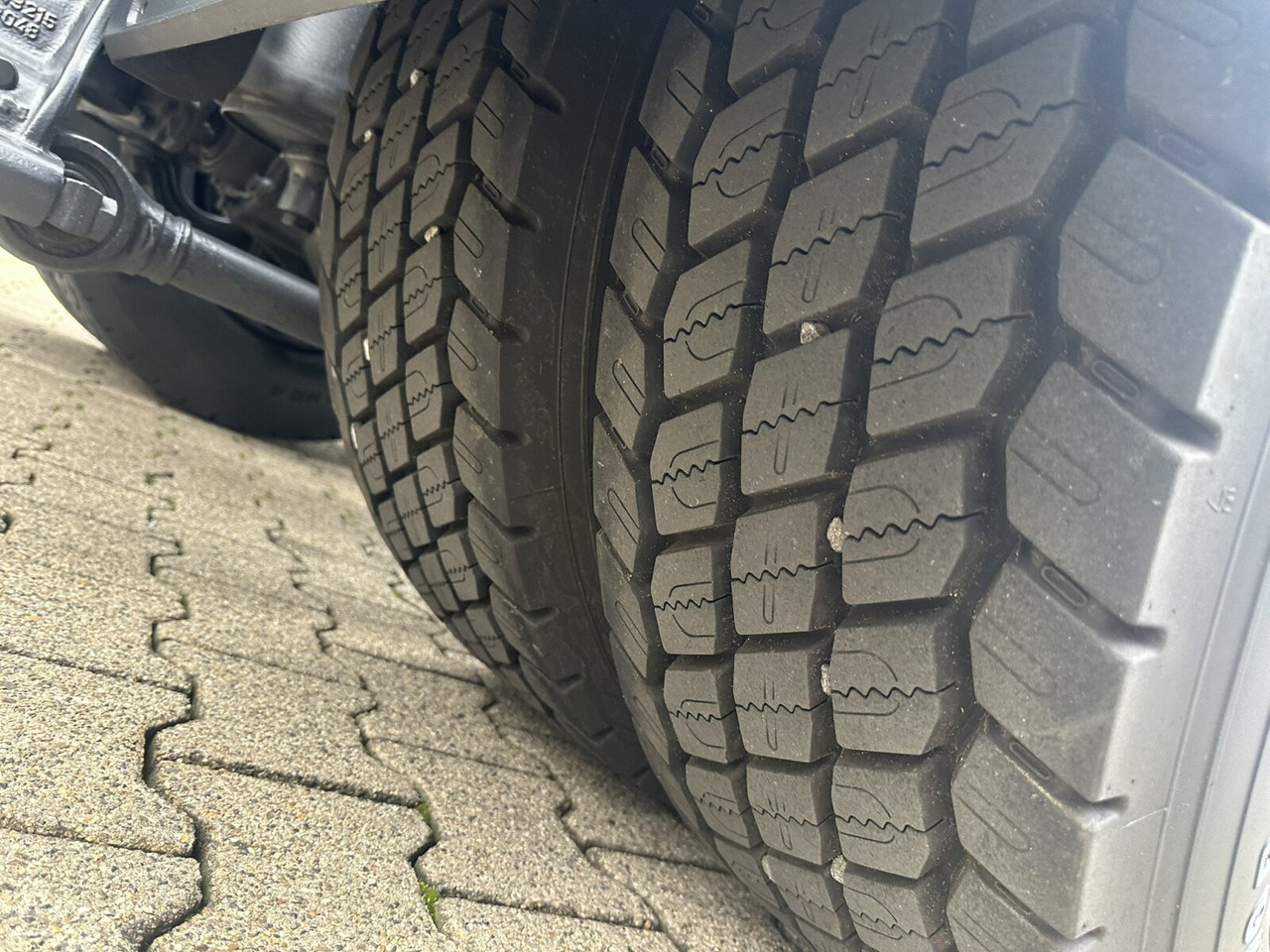 MAN TGX 18.360 4X2 LL TGX 18.360 4X2 LL, Fahrschule - Camião: foto 2 MAN TGX 18.360 4X2 LL TGX 18.360 4X2 LL, Fahrschule - Camião: foto 2