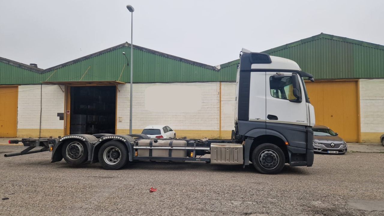 Mercedes-Benz Actros 2545 6x2 - Camião: foto 3 Mercedes-Benz Actros 2545 6x2 - Camião: foto 3
