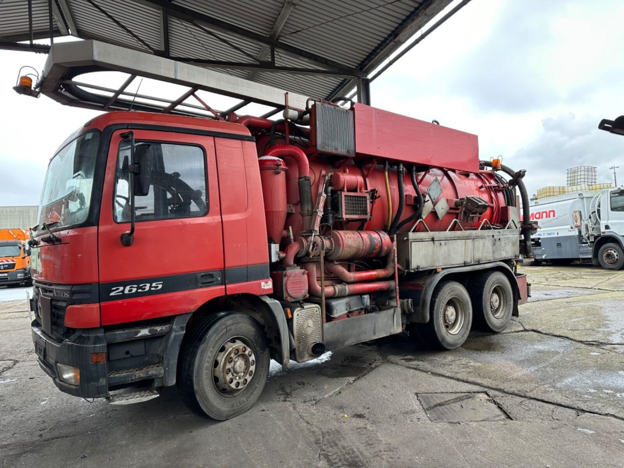 Mercedes-Benz Actros 2635 6x4 Actros 2635 6x4, Kutschke Saug- und Spülwagen ca. 13,5m³ - Camião: foto 1 Mercedes-Benz Actros 2635 6x4 Actros 2635 6x4, Kutschke Saug- und Spülwagen ca. 13,5m³ - Camião: foto 1