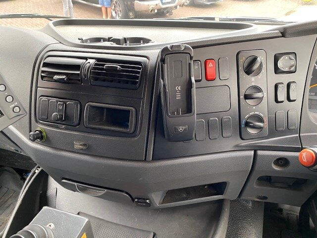 Mercedes-Benz Atego 1324 4x2 Atego 1324 4x2, Kehrmaschine Explorer 8 - Camião: foto 5 Mercedes-Benz Atego 1324 4x2 Atego 1324 4x2, Kehrmaschine Explorer 8 - Camião: foto 5