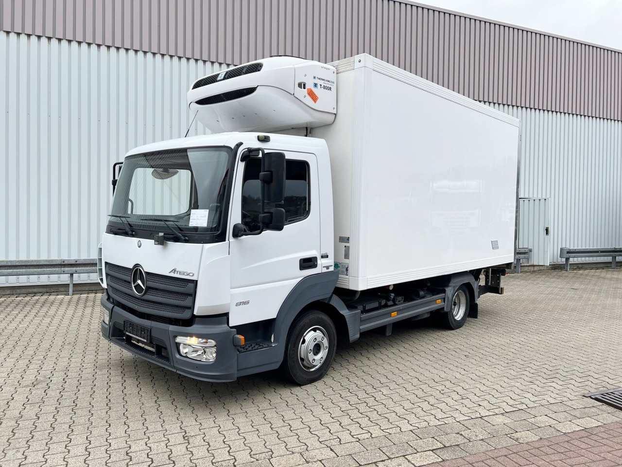 Mercedes-Benz Atego 816 L 4x2 Atego 816 L 4x2, Kühlkoffer, ThermoKing, LBW BÄR - Camião: foto 1 Mercedes-Benz Atego 816 L 4x2 Atego 816 L 4x2, Kühlkoffer, ThermoKing, LBW BÄR - Camião: foto 1