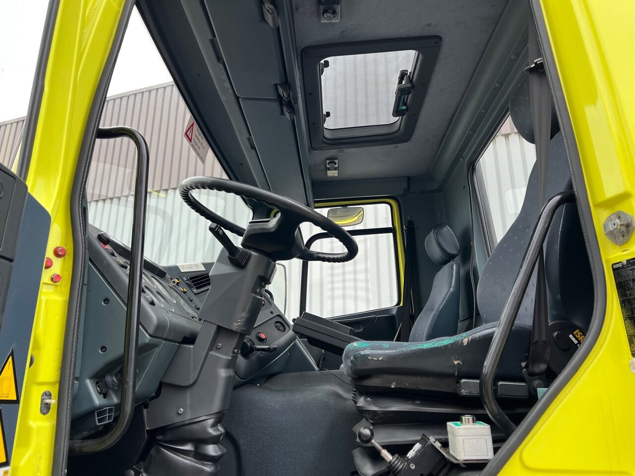 DAF 65.210 4x4 65.210 4x4 - Camião polibenne: foto 3 DAF 65.210 4x4 65.210 4x4 - Camião polibenne: foto 3