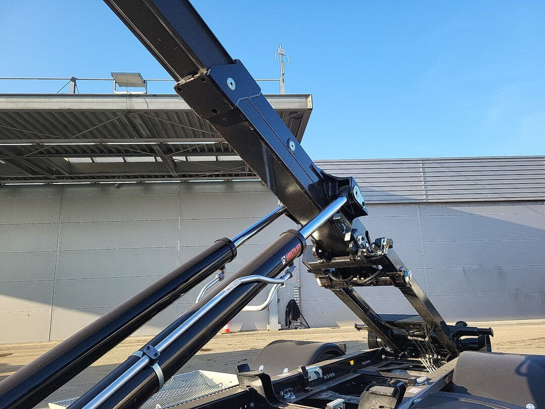 Euro Cargo 180E320 4x2 Euro Cargo 180E320 4x2, HIAB Abroller - Camião polibenne: foto 2 Euro Cargo 180E320 4x2 Euro Cargo 180E320 4x2, HIAB Abroller - Camião polibenne: foto 2