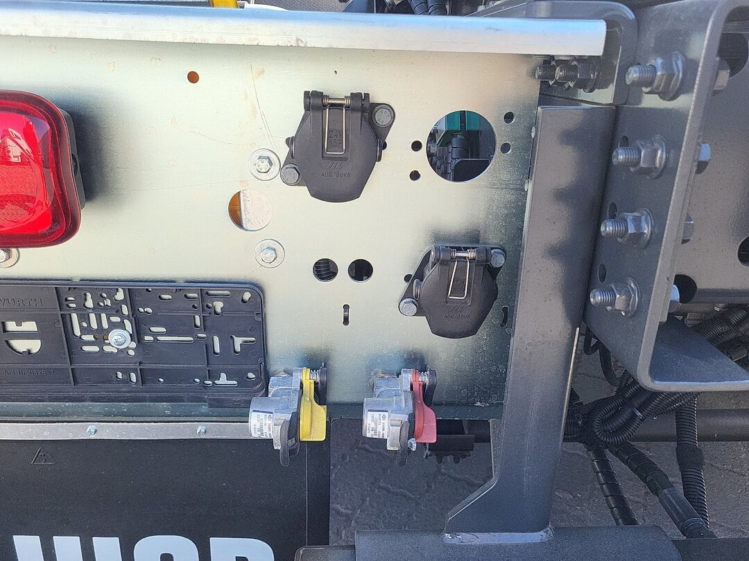 Euro Cargo 180E320 4x2 Euro Cargo 180E320 4x2, HIAB Abroller - Camião polibenne: foto 5 Euro Cargo 180E320 4x2 Euro Cargo 180E320 4x2, HIAB Abroller - Camião polibenne: foto 5