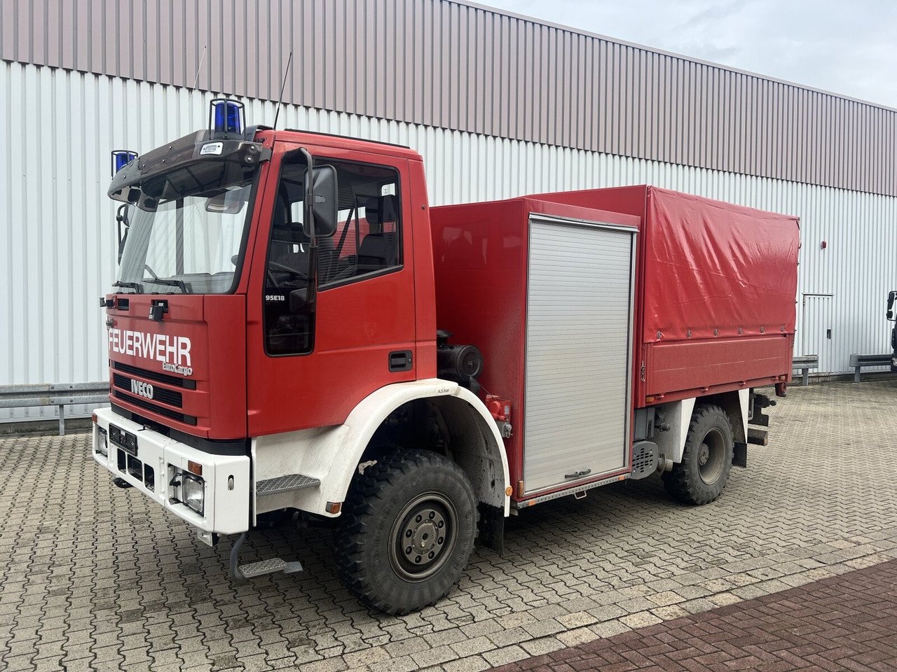 FF 95 E 18 4x4 FF 95 E 18 4x4, Feuerwehr - Ambulância: foto 1 FF 95 E 18 4x4 FF 95 E 18 4x4, Feuerwehr - Ambulância: foto 1