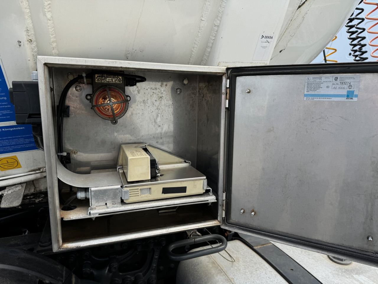 Feldbinder TSA 44.3-4 TSA 44.3-4, Tankauflieger, 4 Kammern, 43300l - Semirreboque tanque: foto 5 Feldbinder TSA 44.3-4 TSA 44.3-4, Tankauflieger, 4 Kammern, 43300l - Semirreboque tanque: foto 5