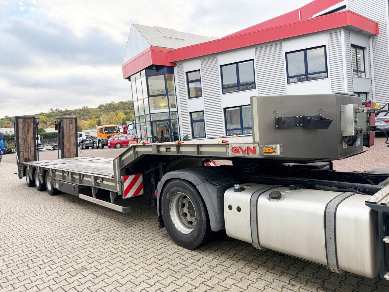Semi-reboque baixa para transporte de máquinas pesadas GVN Trailer 329 GVN Trailer 329, Liftachse, Verbr. auf 3m, hydr. Rampen: foto 11 Semi-reboque baixa para transporte de máquinas pesadas GVN Trailer 329 GVN Trailer 329, Liftachse, Verbr. auf 3m, hydr. Rampen: foto 11