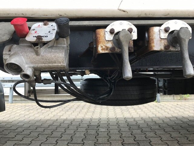 HDK 1860 HDK 1860 Hinterkippmulde ca. 28m³ mit Seperatmotor, eigene Hydraulik - Reboque basculante: foto 3 HDK 1860 HDK 1860 Hinterkippmulde ca. 28m³ mit Seperatmotor, eigene Hydraulik - Reboque basculante: foto 3