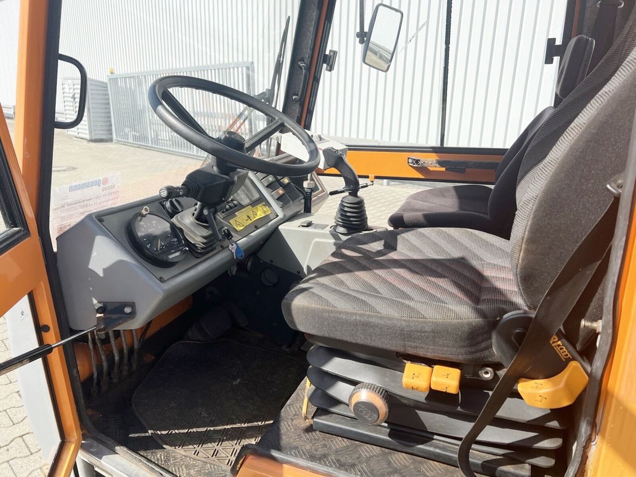 HY 1251 / 4x4 Bokimobil, Winterdienst, Kehr/Saugmaschine KIEFER HY 1251 / 4x4 Bokimobil, Winterdienst - Trator municipal: foto 5 HY 1251 / 4x4 Bokimobil, Winterdienst, Kehr/Saugmaschine KIEFER HY 1251 / 4x4 Bokimobil, Winterdienst - Trator municipal: foto 5