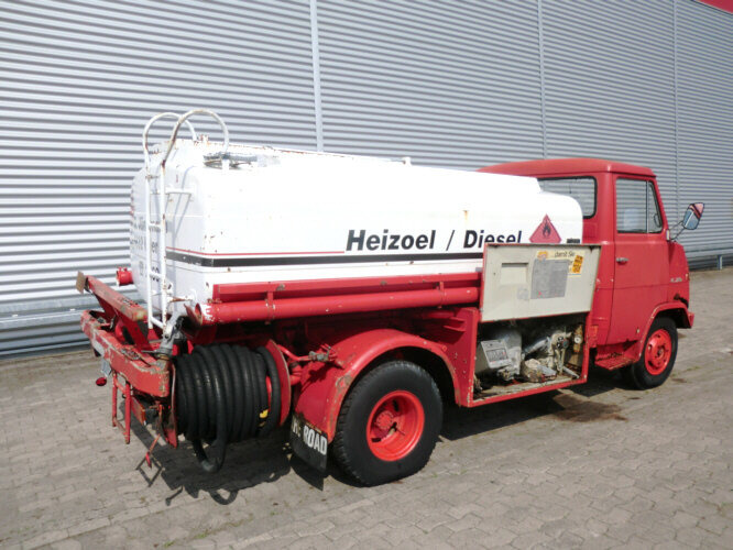 Hanomag F 75/35 Ki Hanomag-Henschel F 75/35 Ki, 5 cbm - Caminhão tanque: foto 5 Hanomag F 75/35 Ki Hanomag-Henschel F 75/35 Ki, 5 cbm - Caminhão tanque: foto 5