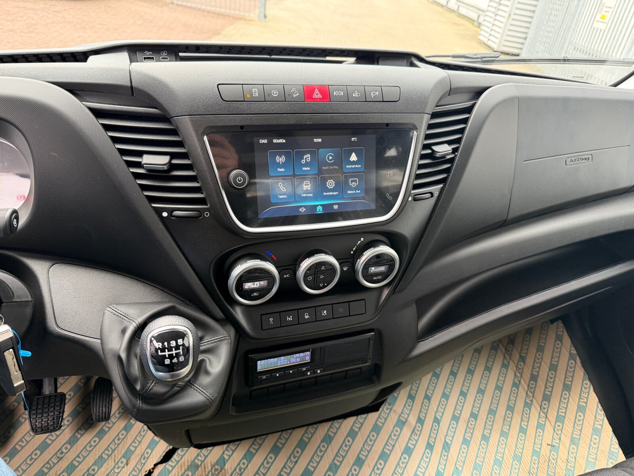 Iveco Daily 72C18H/P DK 4x2 Daily 72C18H/P DK 4x2, Nebenantrieb - Camião chassi: foto 4 Iveco Daily 72C18H/P DK 4x2 Daily 72C18H/P DK 4x2, Nebenantrieb - Camião chassi: foto 4