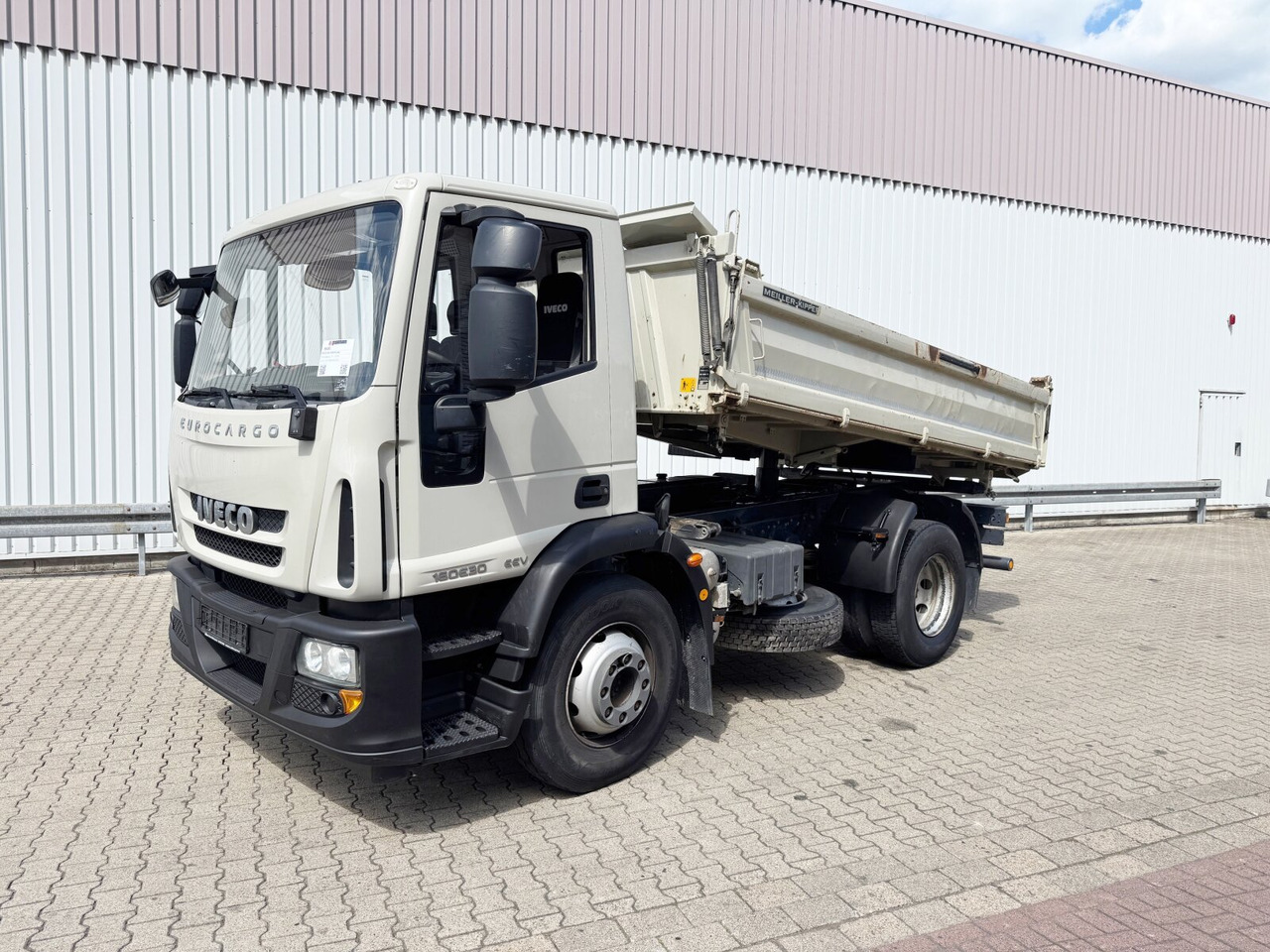 Iveco ML160E30 K 4x2 ML160E30 K 4x2, EEV - Camião basculante: foto 1 Iveco ML160E30 K 4x2 ML160E30 K 4x2, EEV - Camião basculante: foto 1